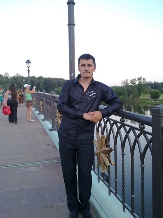  20515149  Vlad, 44 ,    