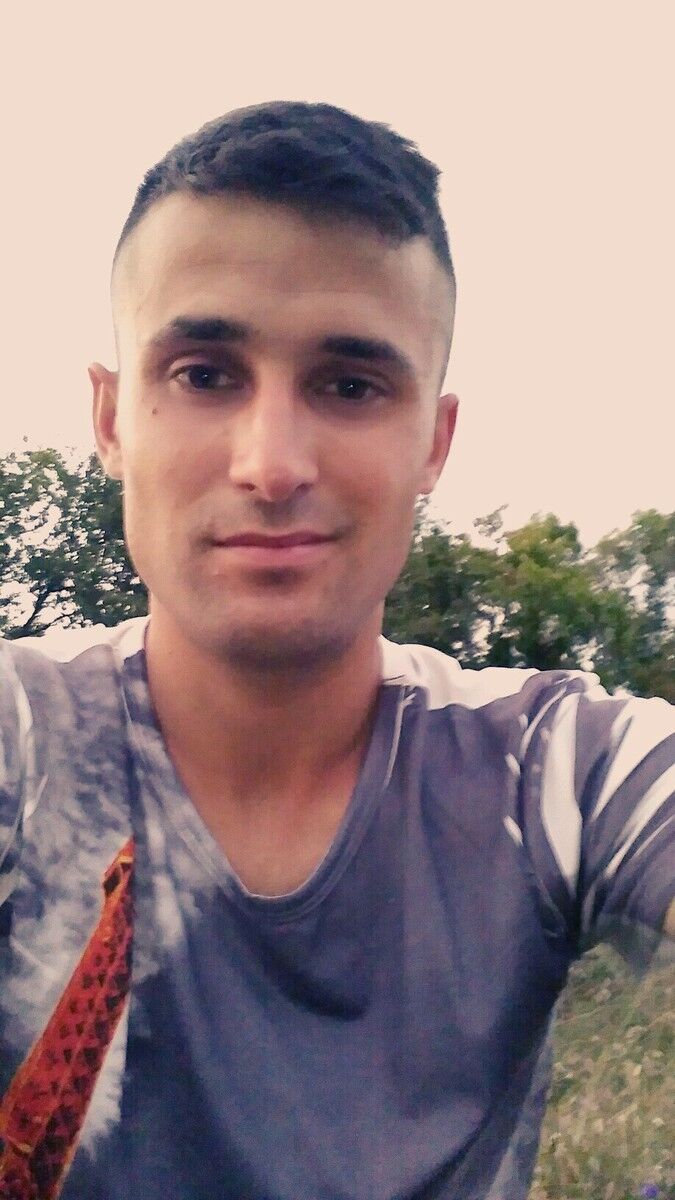  10417469  Petru, 29 ,    