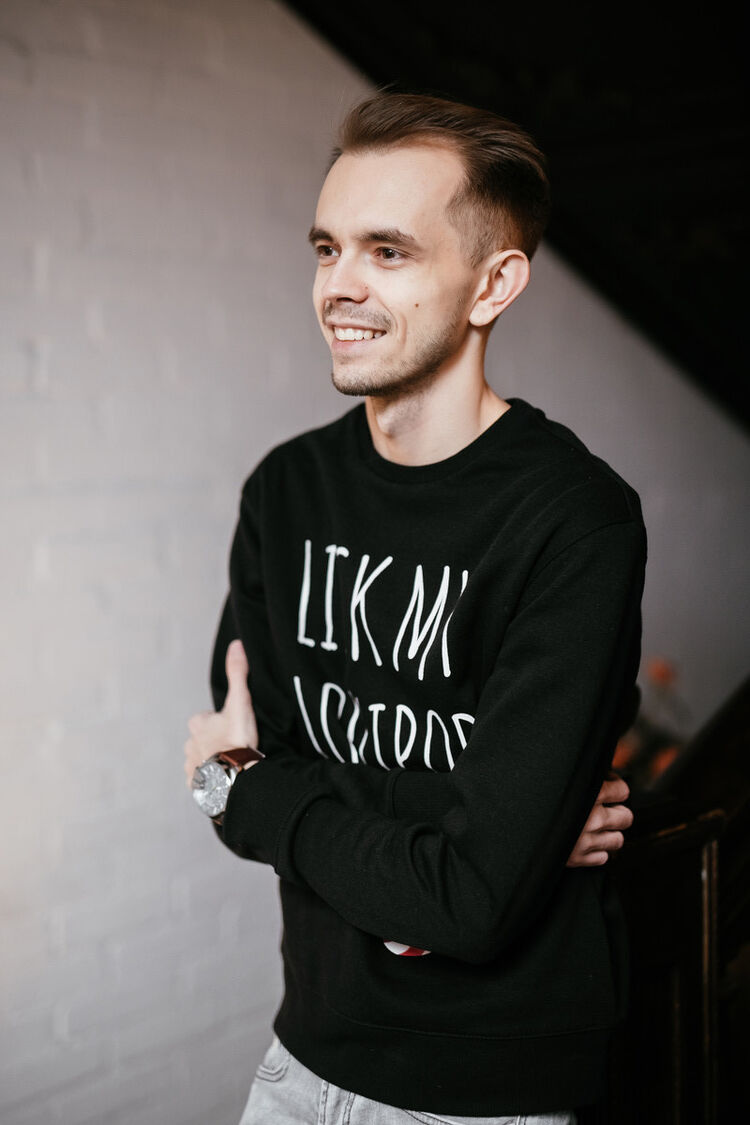  18888349  Ivan, 39 ,    --