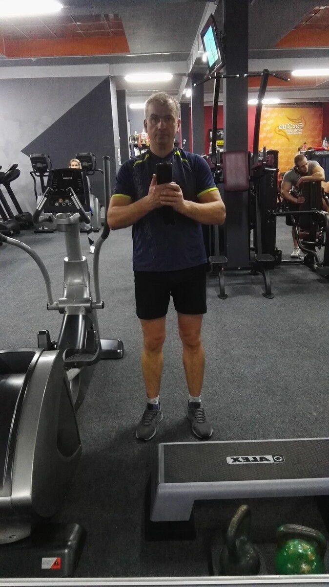  18427139  Oleg, 47 ,    