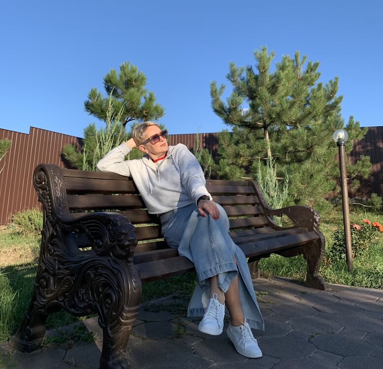  53740459  Marina, 52 ,    