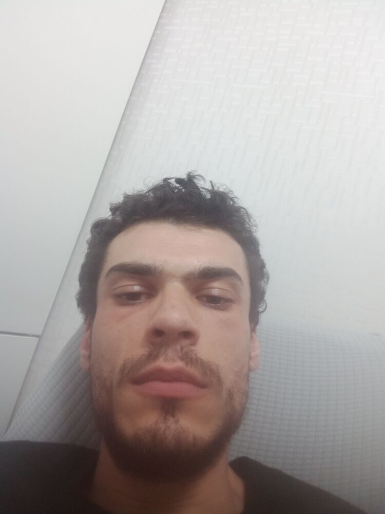  42619109  Robert, 28 ,    