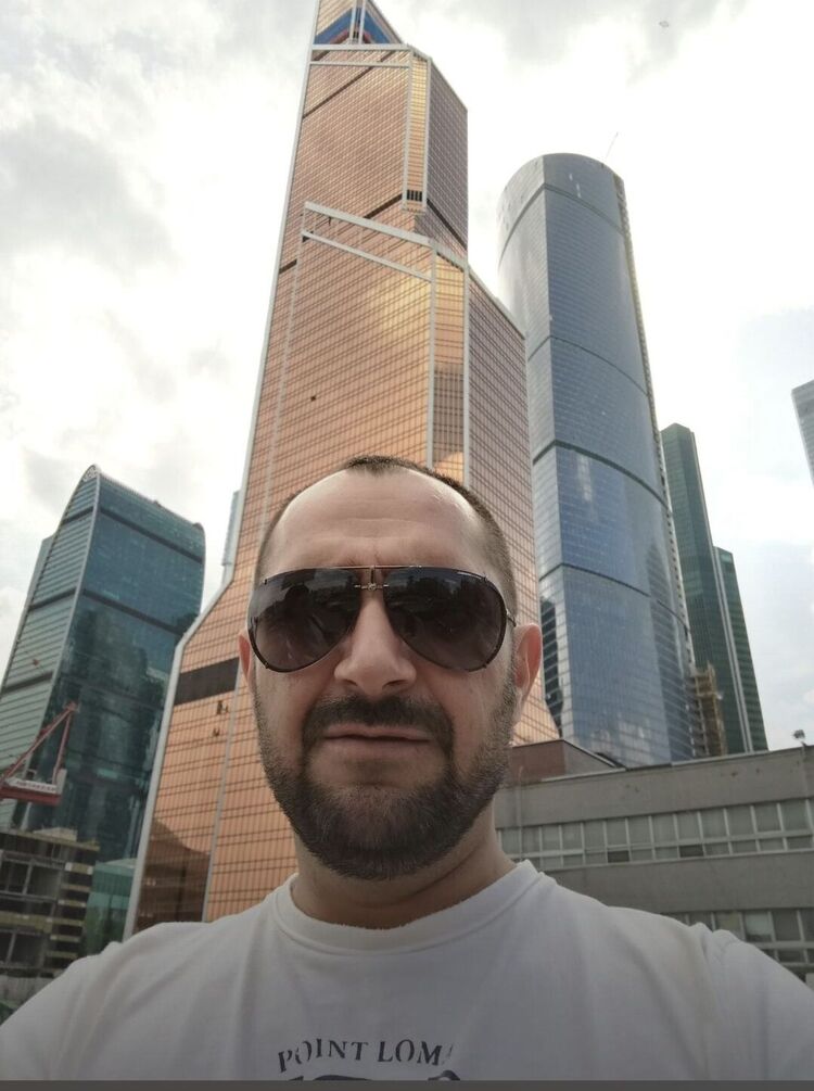  45338139  Sergi, 47 ,    