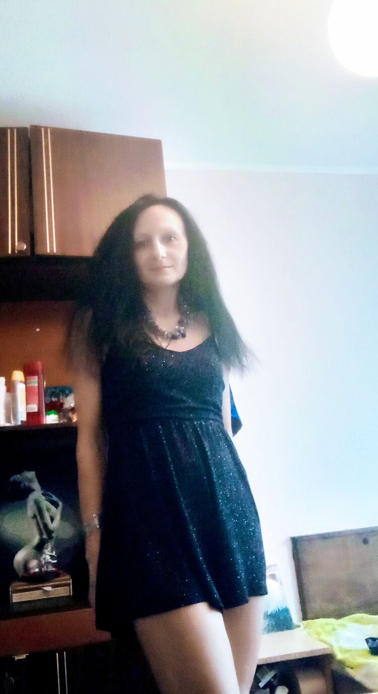  42440479  Meri, 40 ,    