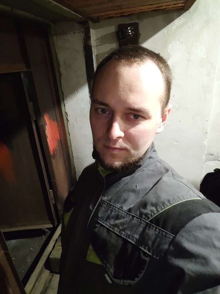 33708829  , 44 ,    