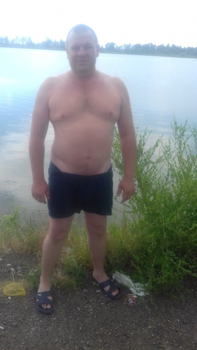  12764799  Denis, 44 ,    