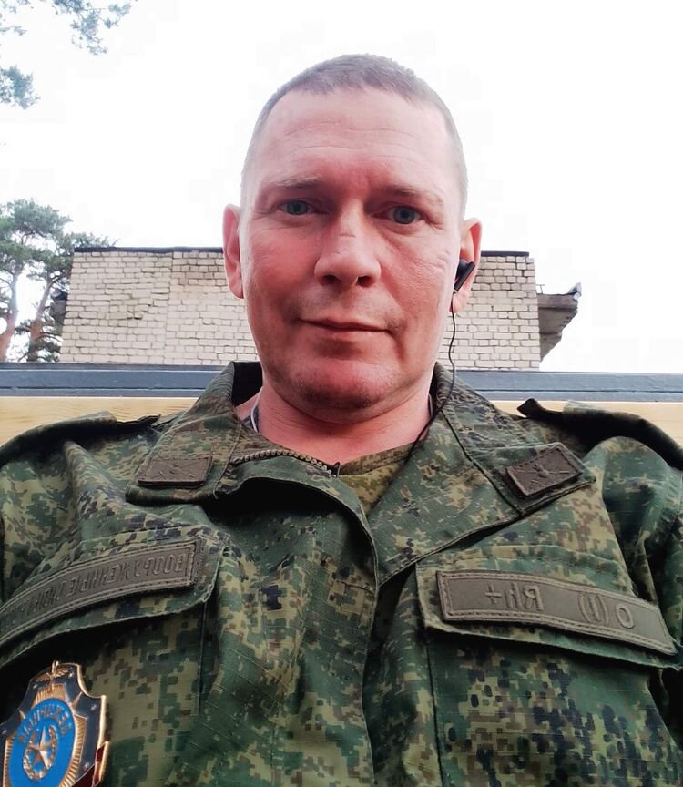  44651109  Zhenek, 43 ,    