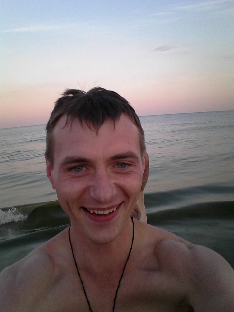  9929339  Oleg, 39 ,    