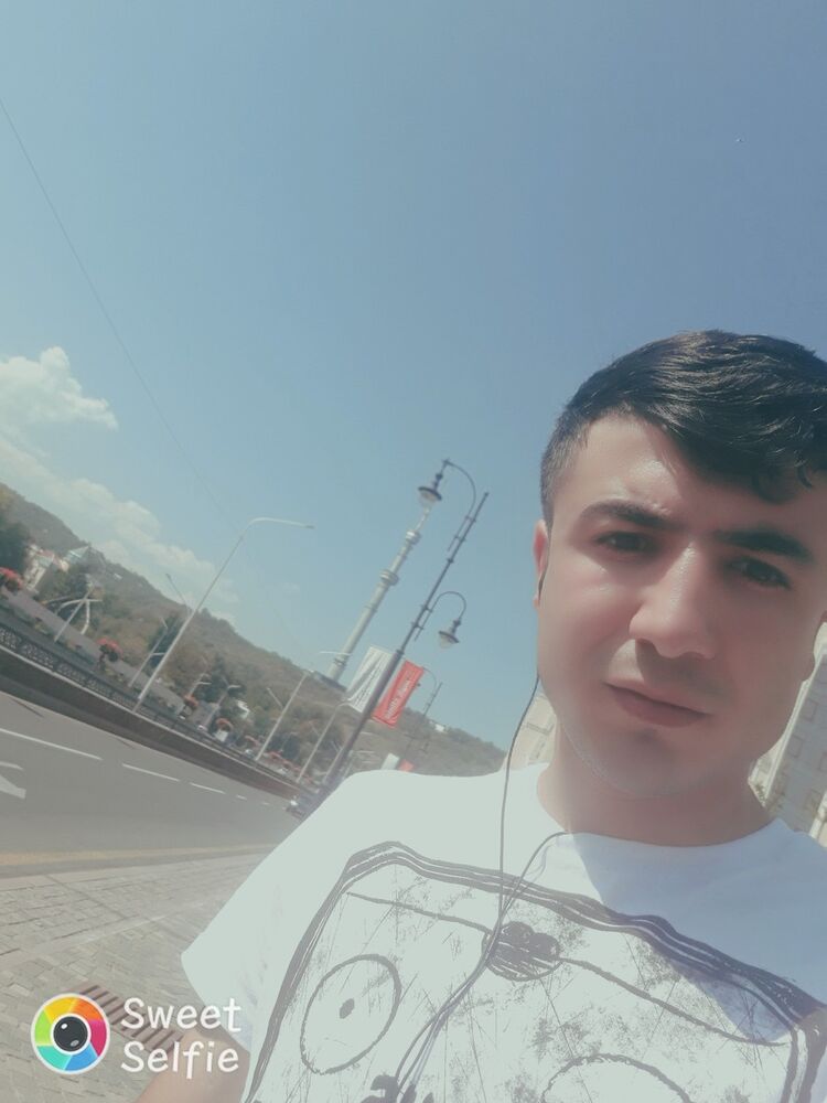  ,   Ali, 32 ,   ,   , c 