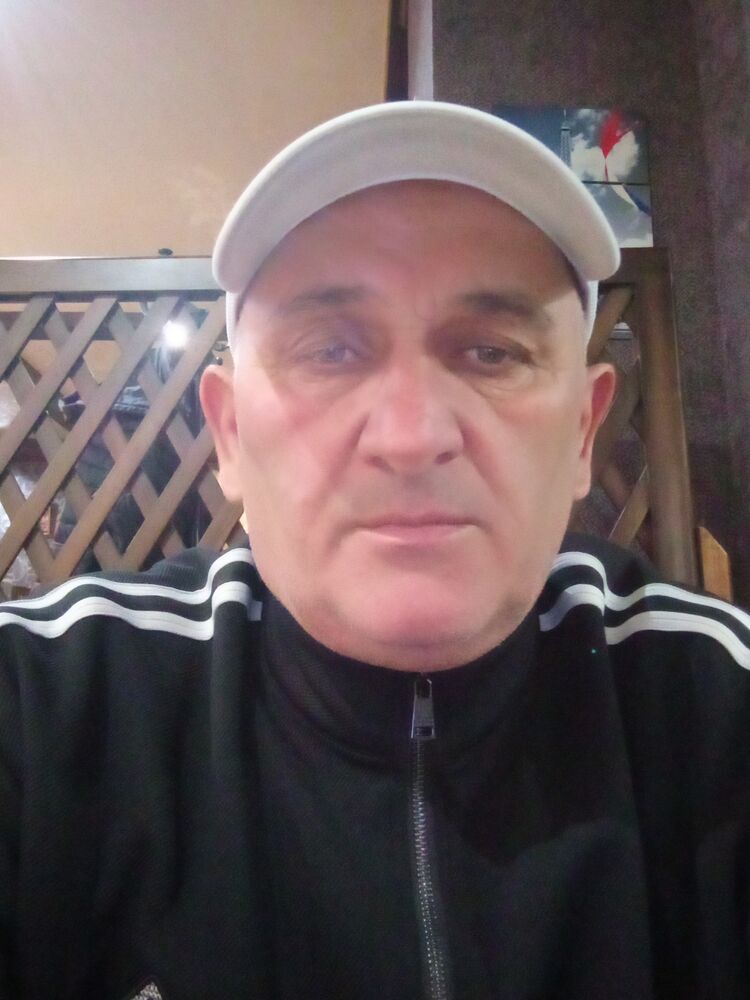  34181689  David, 51 ,    