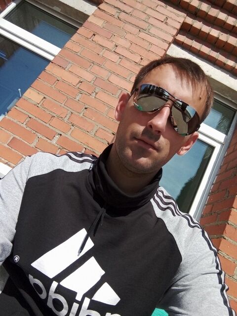  50564749  , 33 ,    