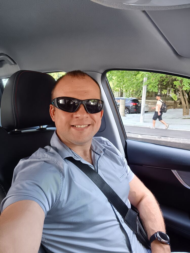  ,   Alex, 37 ,   ,   , c , 