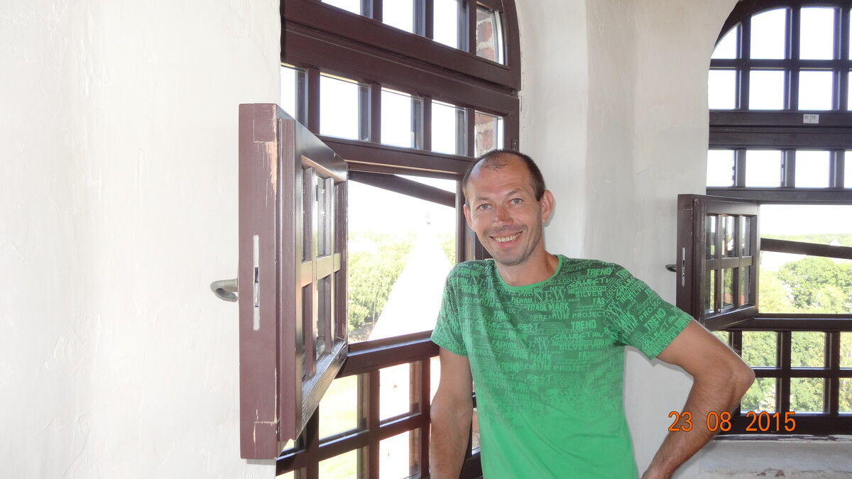  7785839  , 49 ,    -