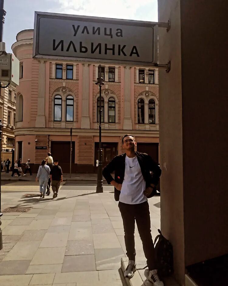  45257069  Ilya, 22 ,    