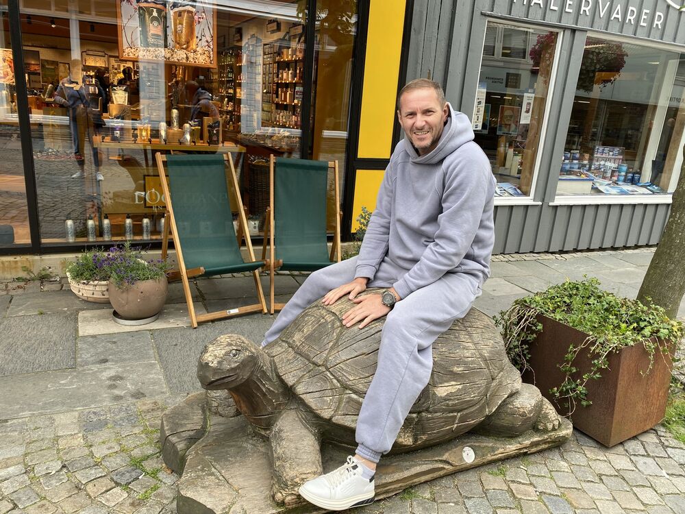  53757349  , 43 ,    Gifhorn