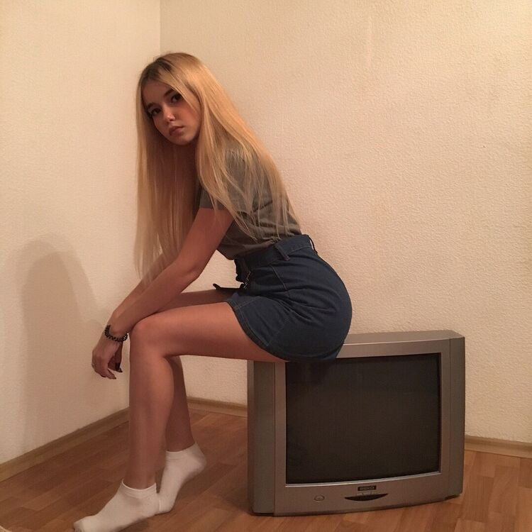  24513409  Alena, 27 ,    