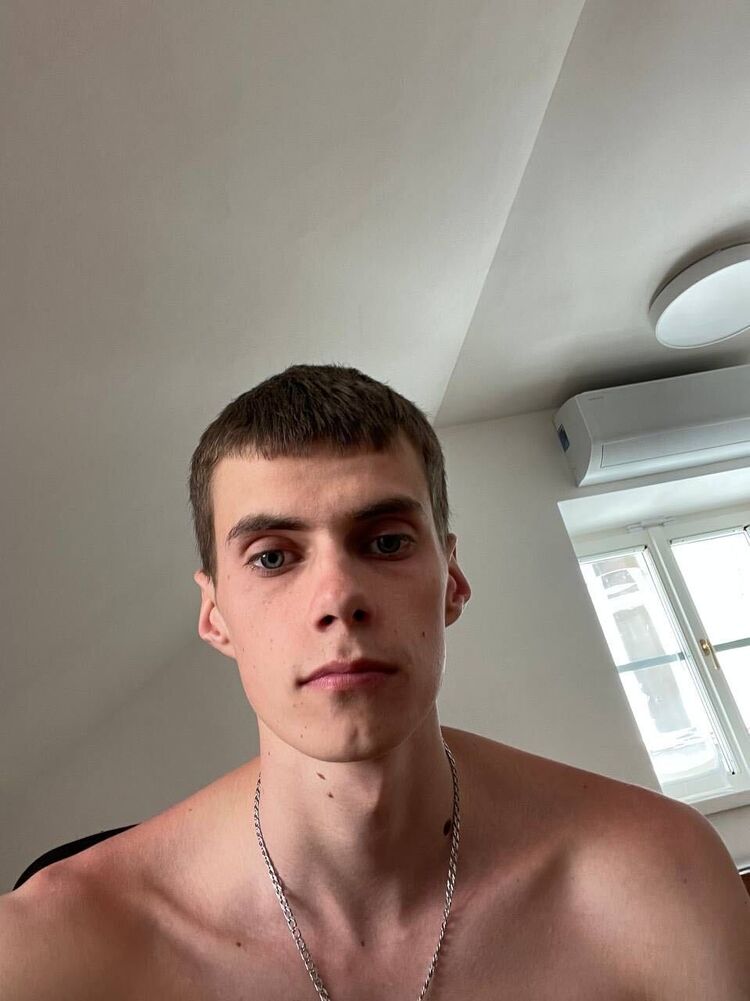  34996779  , 25 ,    Praha