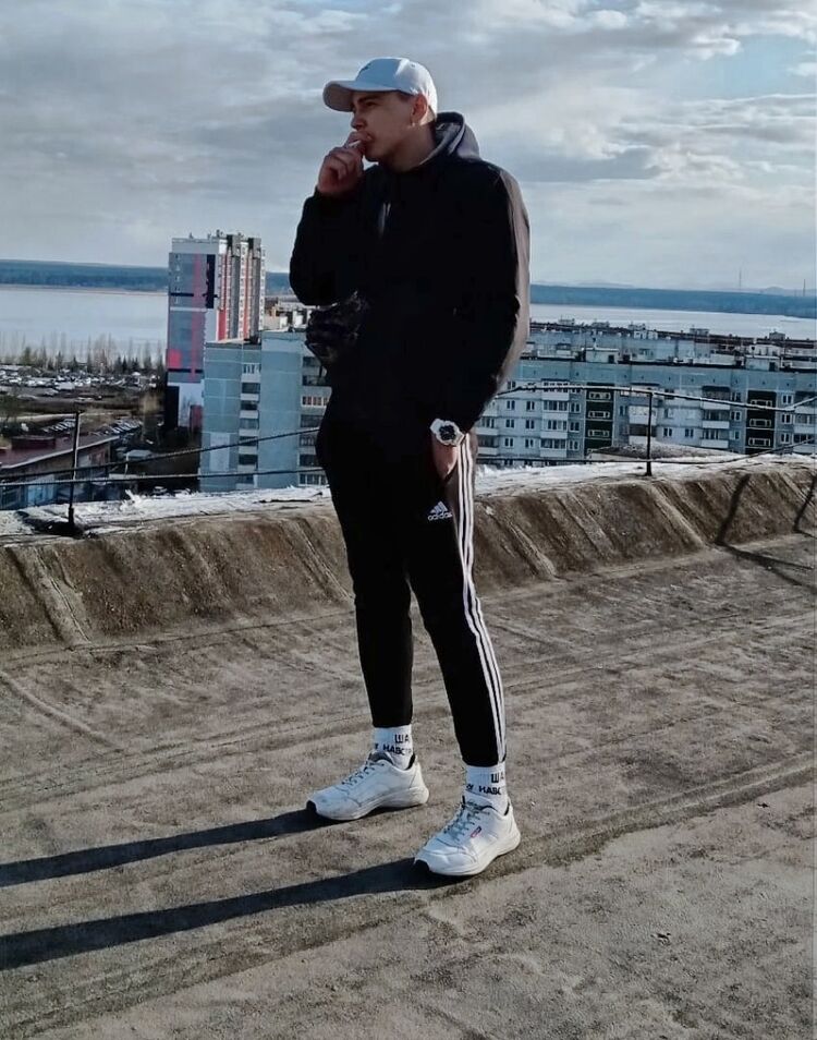  29472979  Felix, 30 ,     