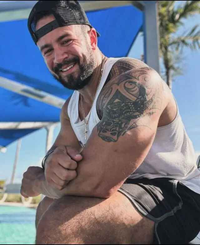   ,   John, 39 ,   ,   