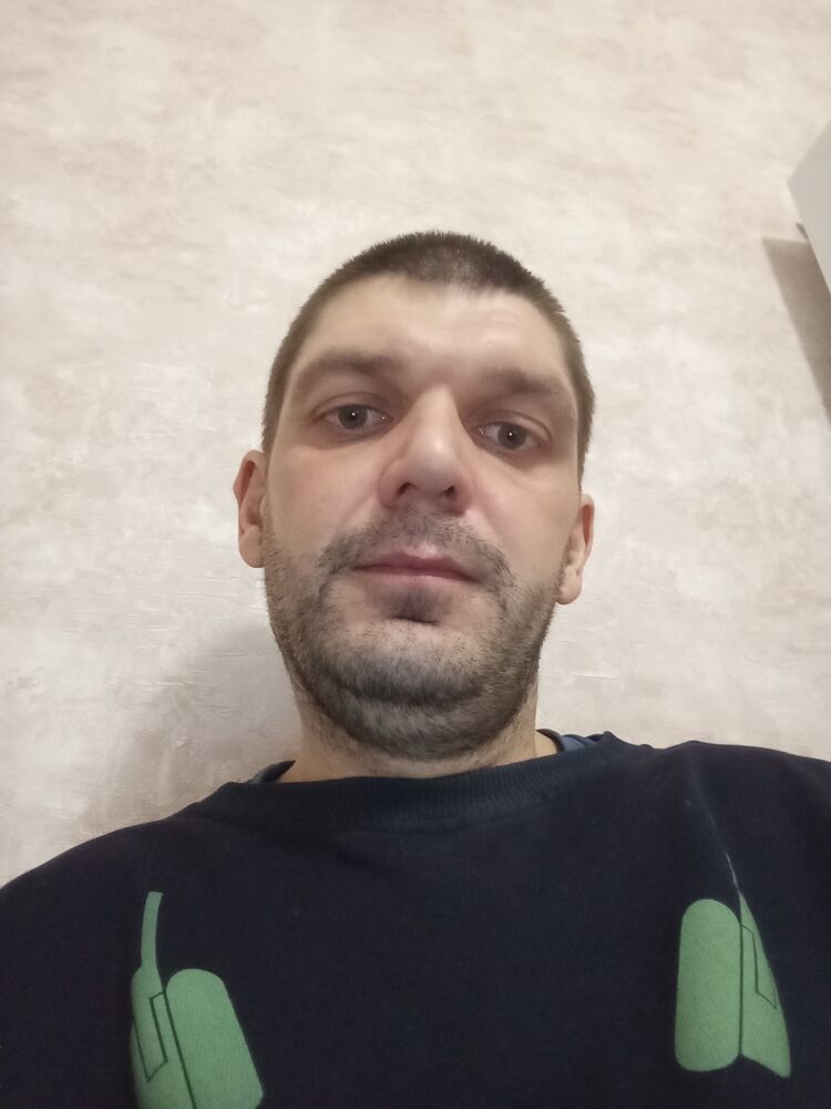  41102419  Alexander, 39 ,    