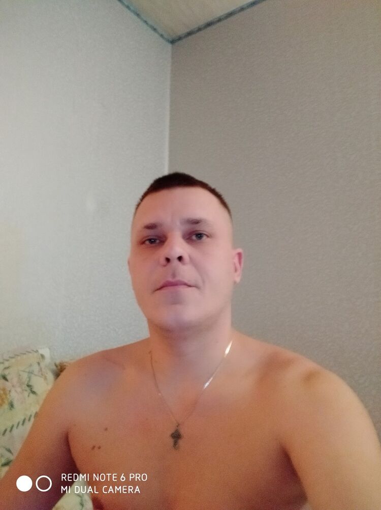  15308679  Aleksei, 39 ,    