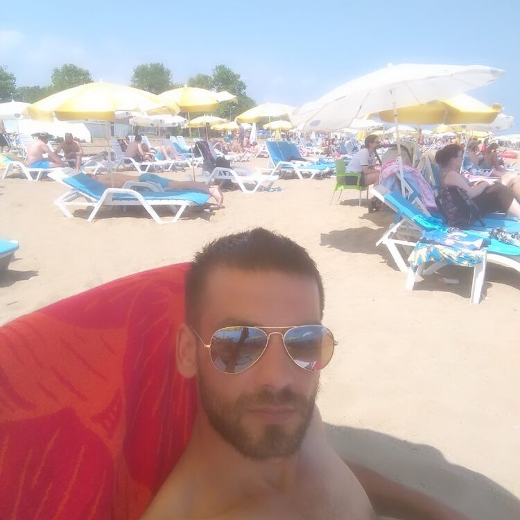  Esenyurt,   Erhan, 37 ,   