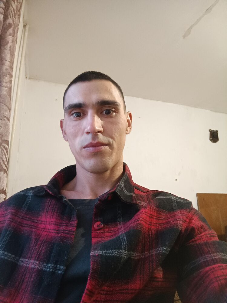  41628449  , 32 ,    
