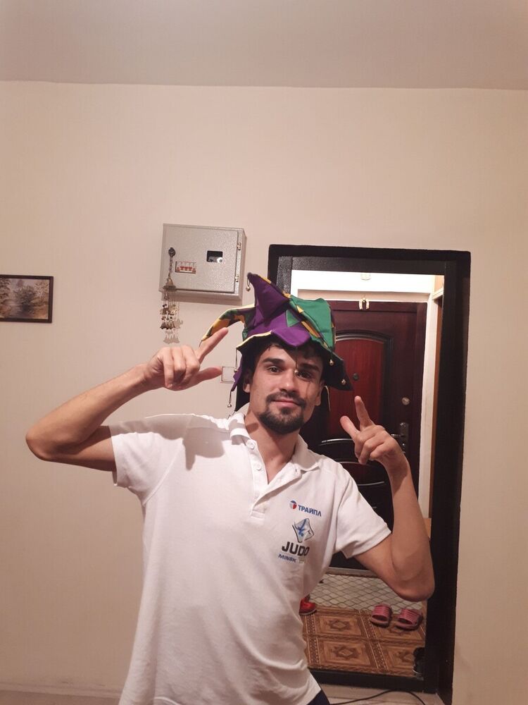  21001679  , 37 ,    