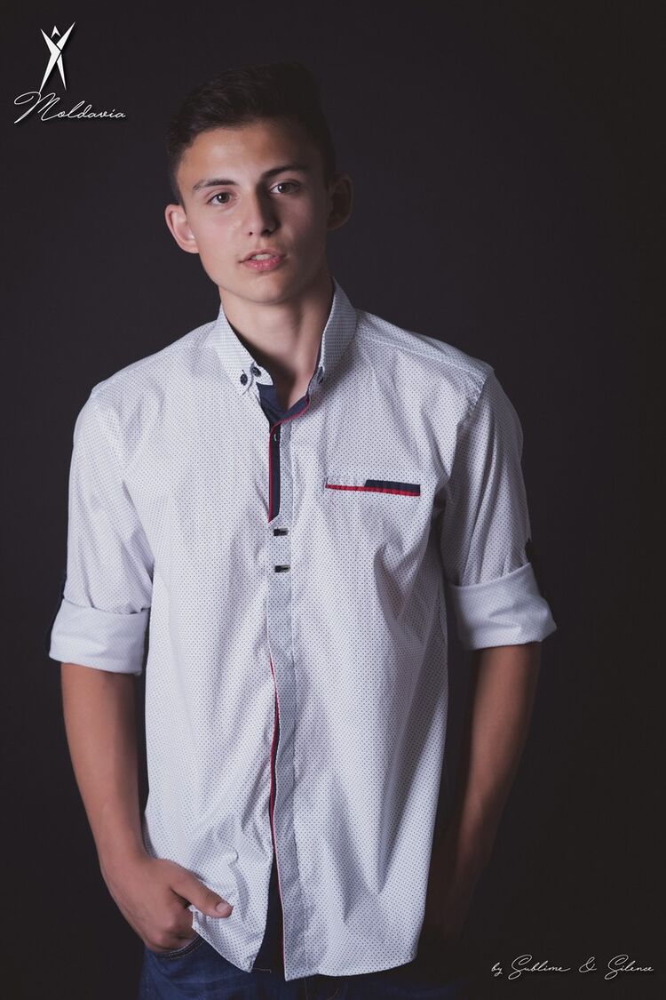  17188819  Adrian, 25 ,    