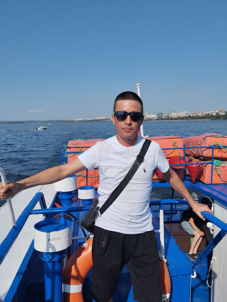  54055509  Azat, 41 ,    