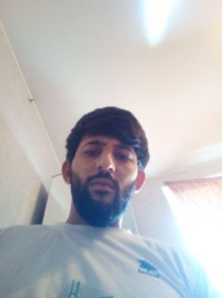  53684369  Idibek, 28 ,    