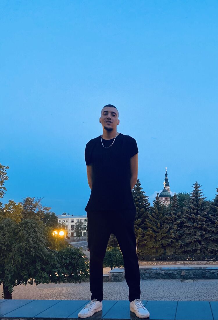  Praha,   Mo, 30 ,   ,   
