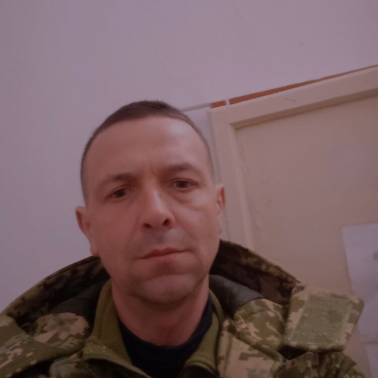  40721959  Sasha, 49 ,     