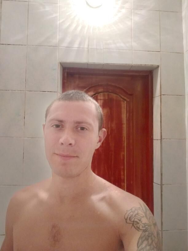  ,   Andrey, 28 ,   c , 