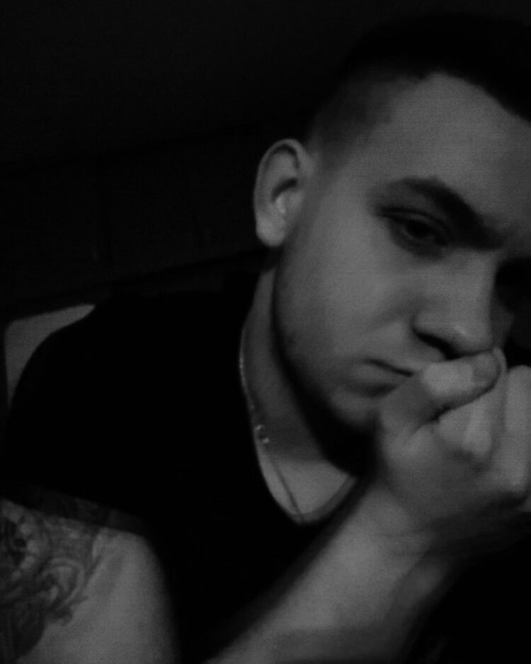  16856669  Misha, 26 ,    