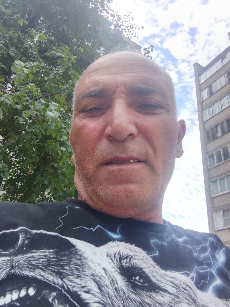  ,   Vlad, 52 ,   ,   