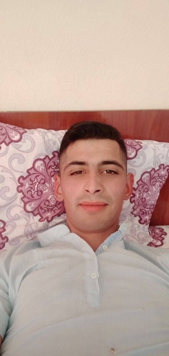  ,   Nikita, 32 ,   