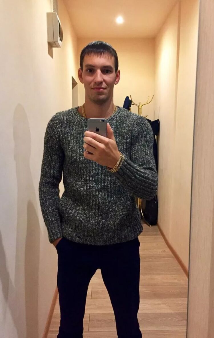  44028589  Andrei, 34 ,    