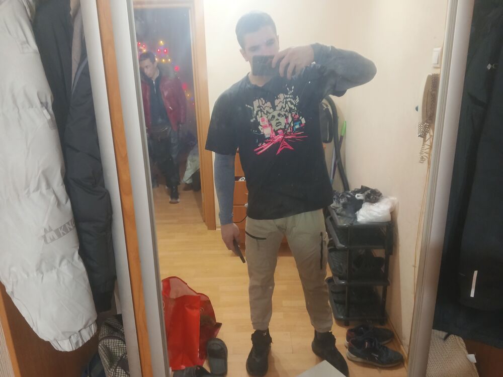  40383439  , 21 ,    