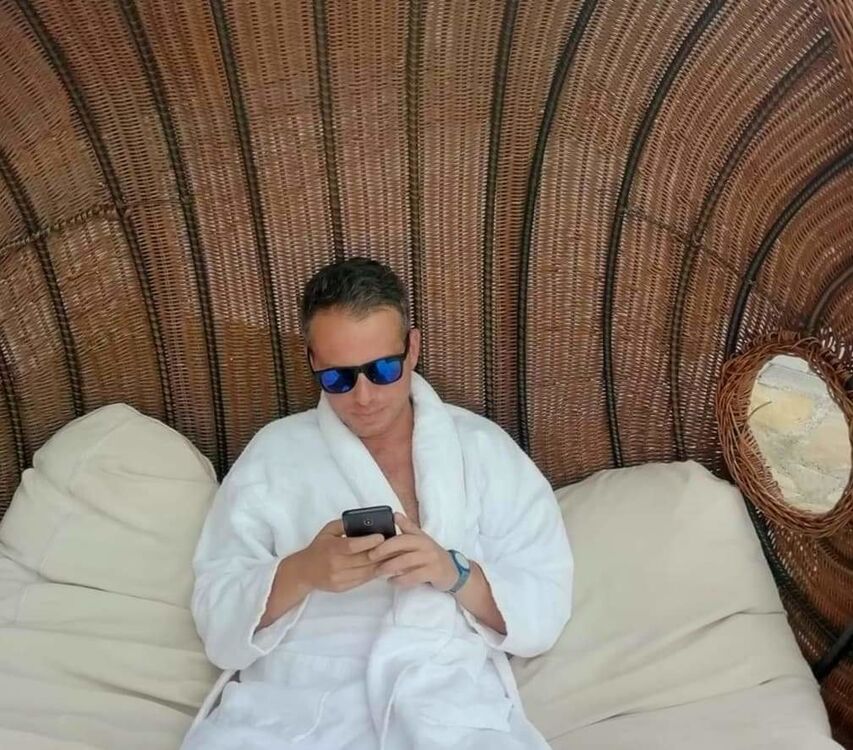  18610219  Koka, 37 ,    