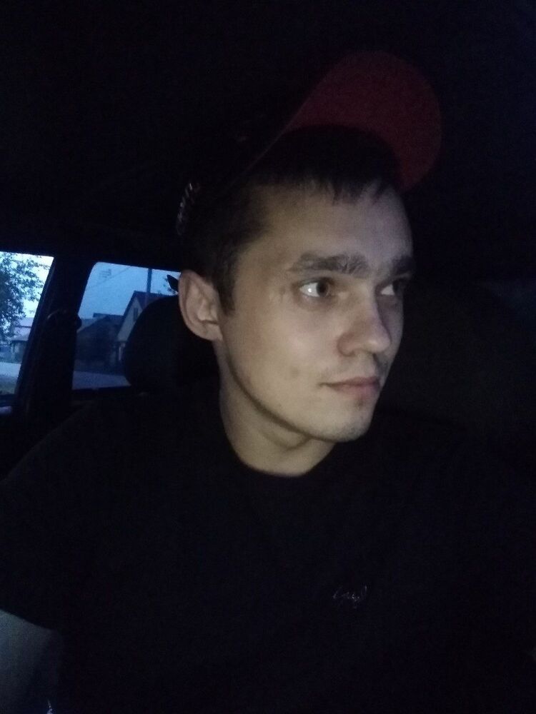  27384179  Konstantin, 29 ,    