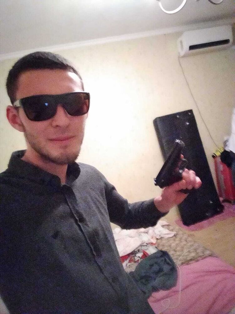  21253689  , 33 ,    