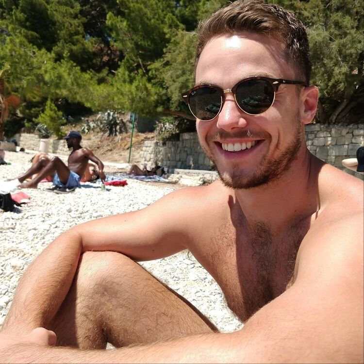 ,   Denis, 33 ,   ,   , c 