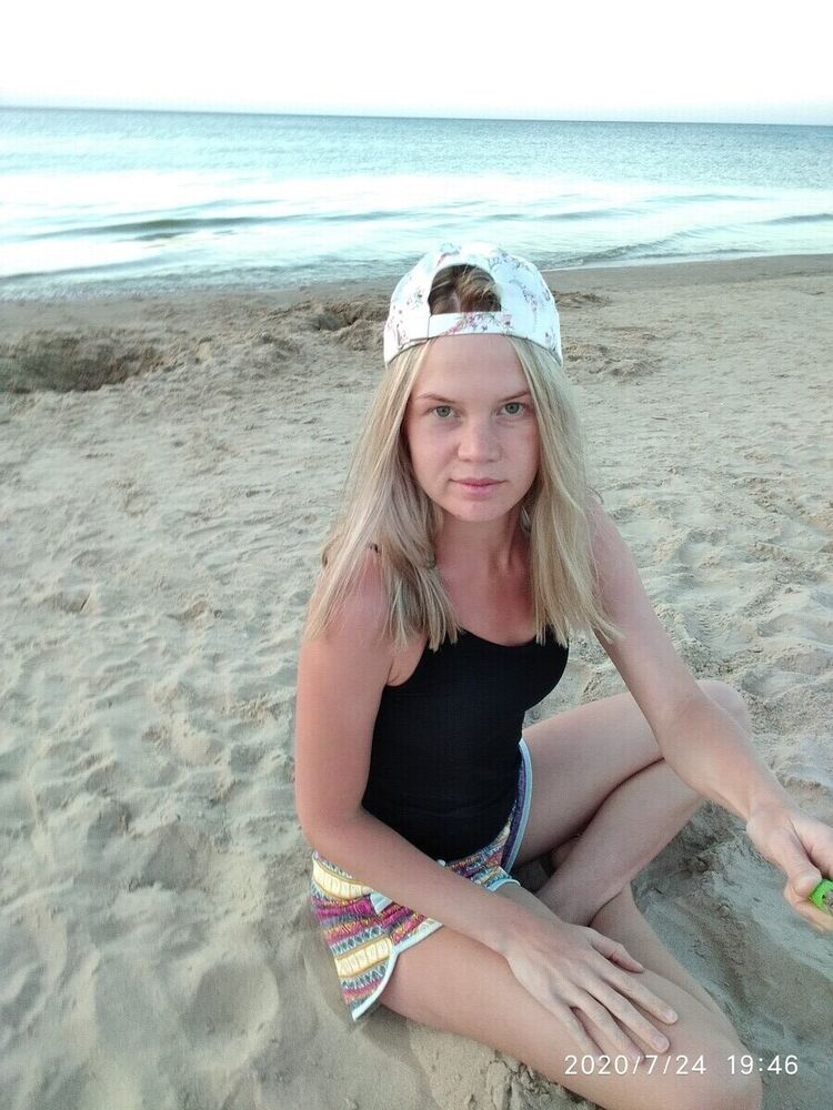  ,   Darina, 33 ,   ,   , c 