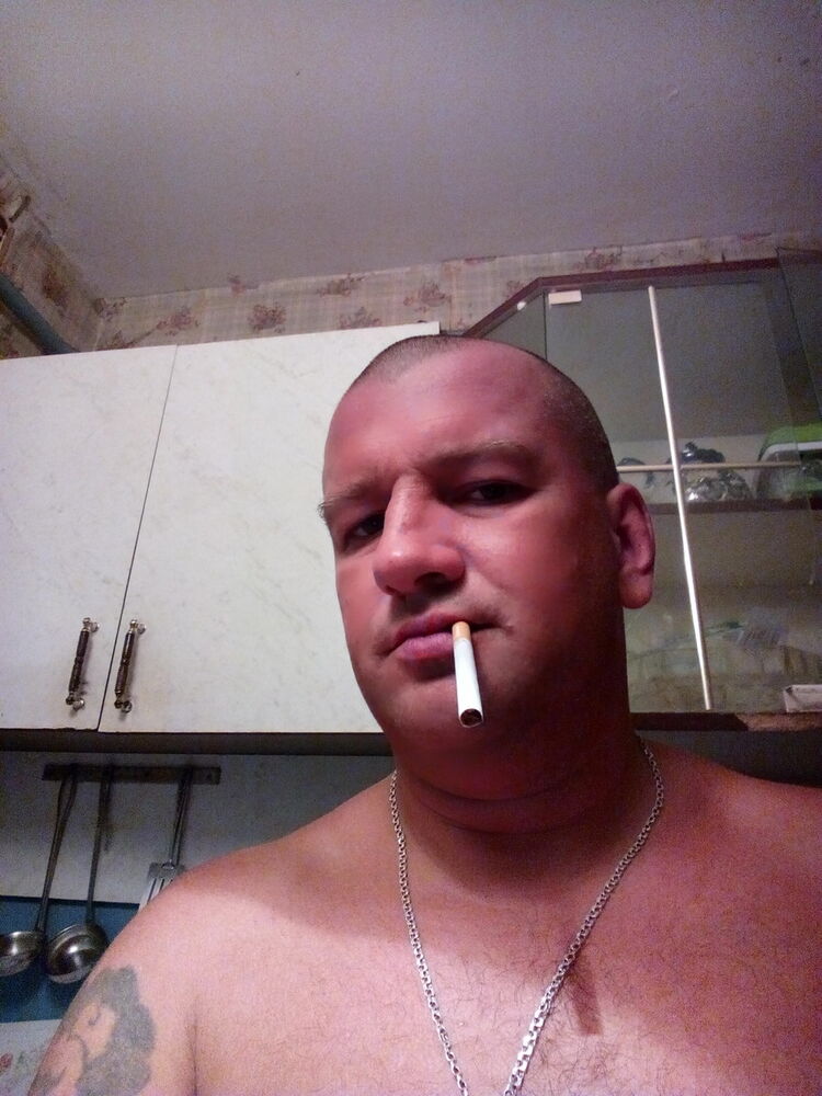  ,   Hellboi, 44 ,   