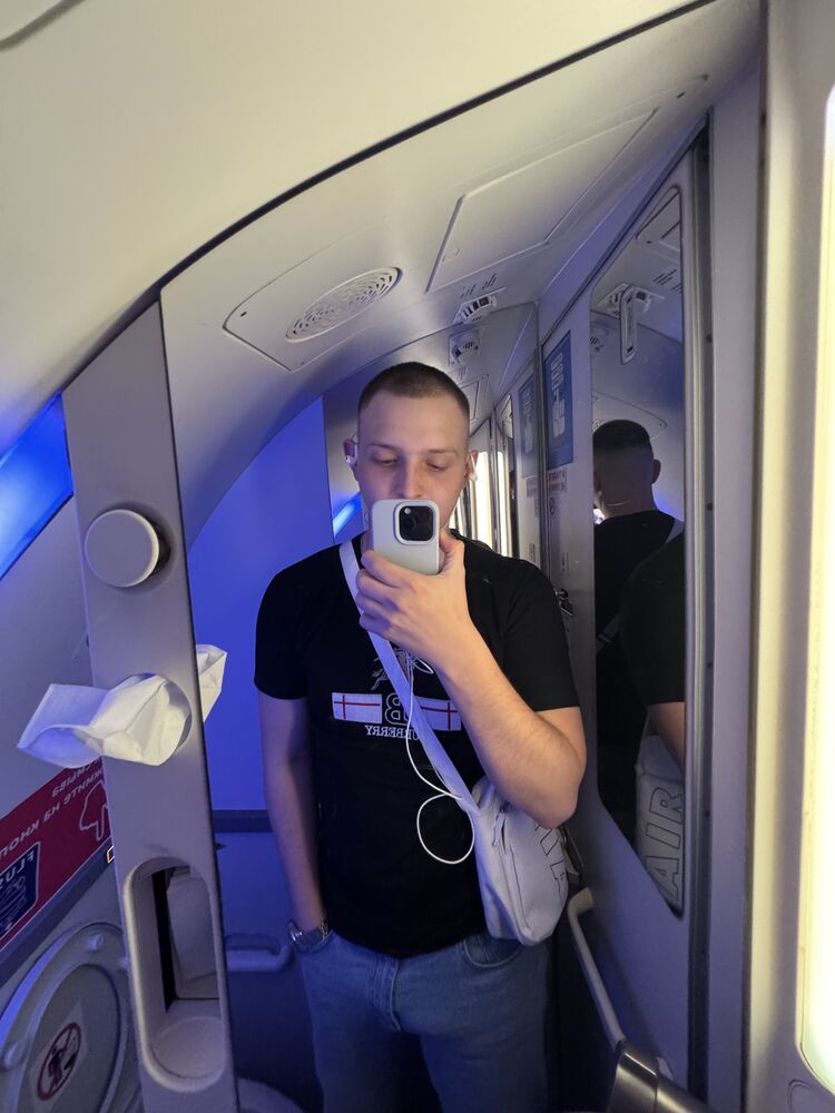  48498179  Kirill, 24 ,    