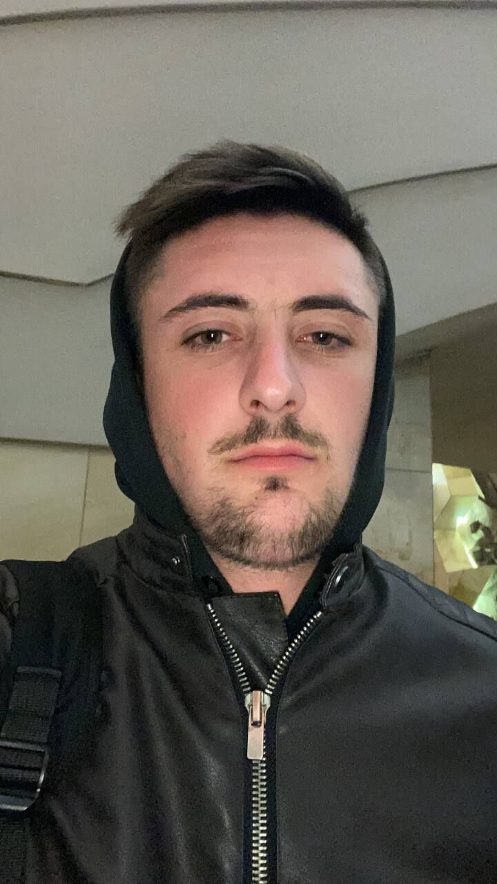  ,   Andrei, 25 ,   ,   , c 