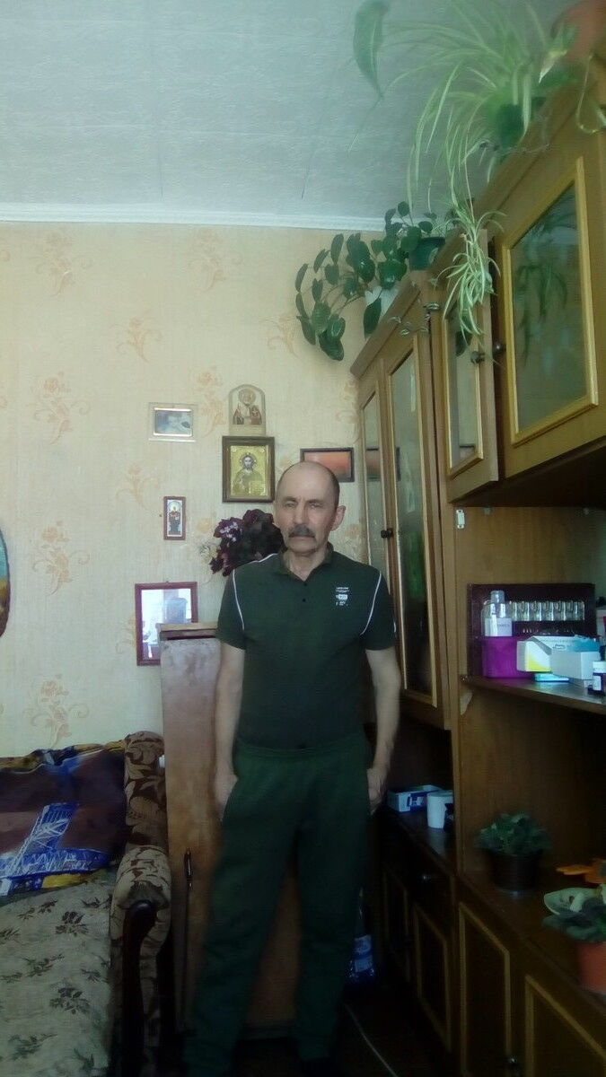  19282199  Vasiliy, 66 ,    