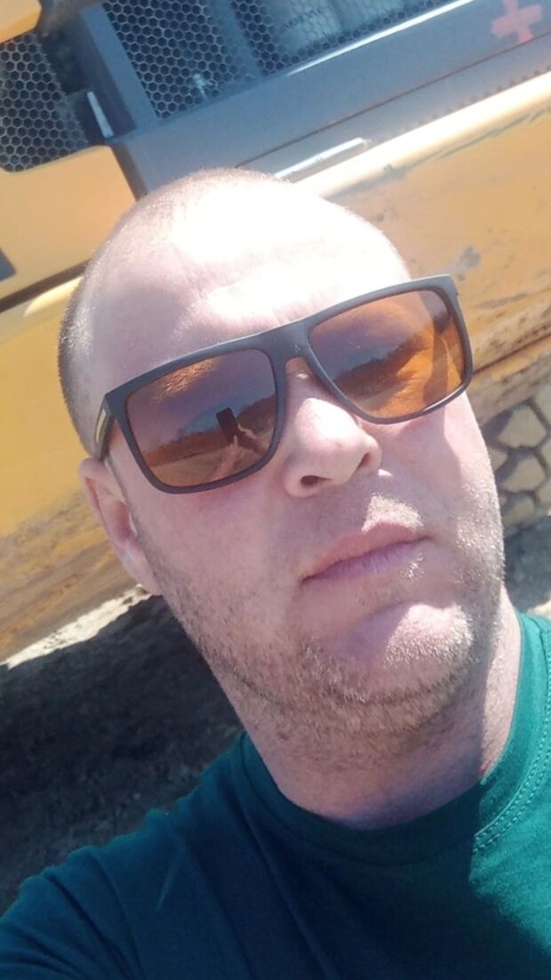  46517019  Nikolai, 40 ,    -