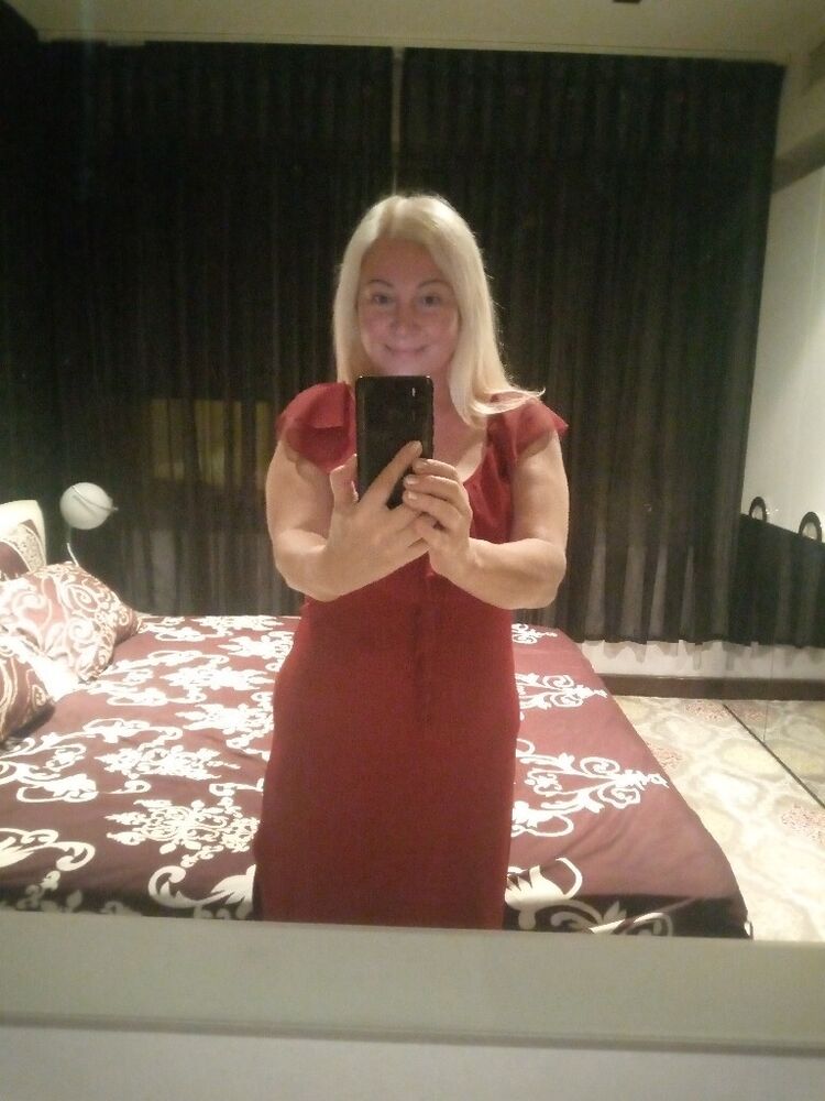  50181549  Natallia, 52 ,    